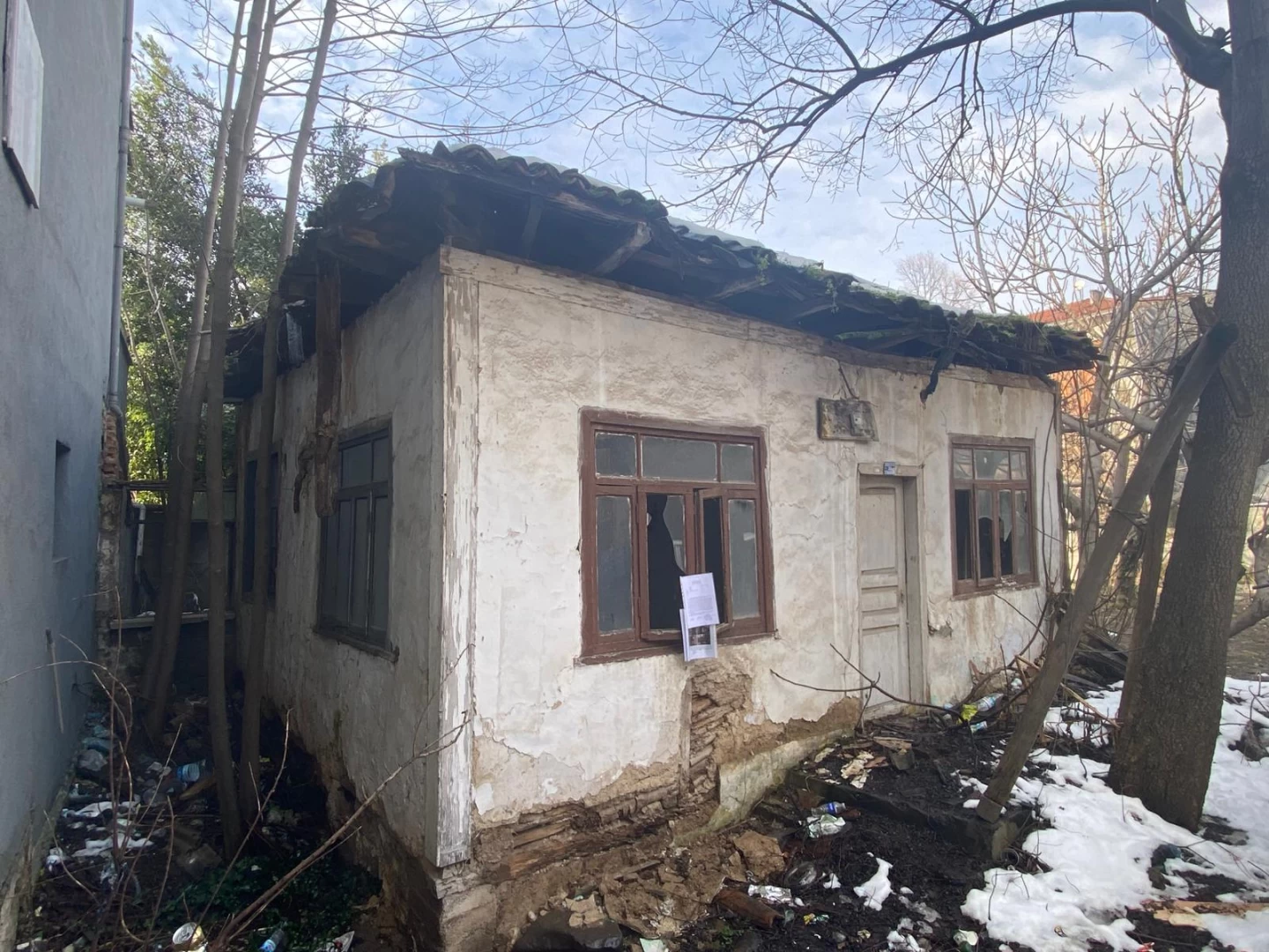 Kemaliye Mahallesi 29 ada 3 nolu parselde bulunan metruk yapının yıkım kararı